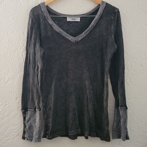 able Long Sleeve Size Large